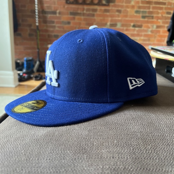 LA Dodgers Fitted Cap (7 3/4) - Picture 2 of 5